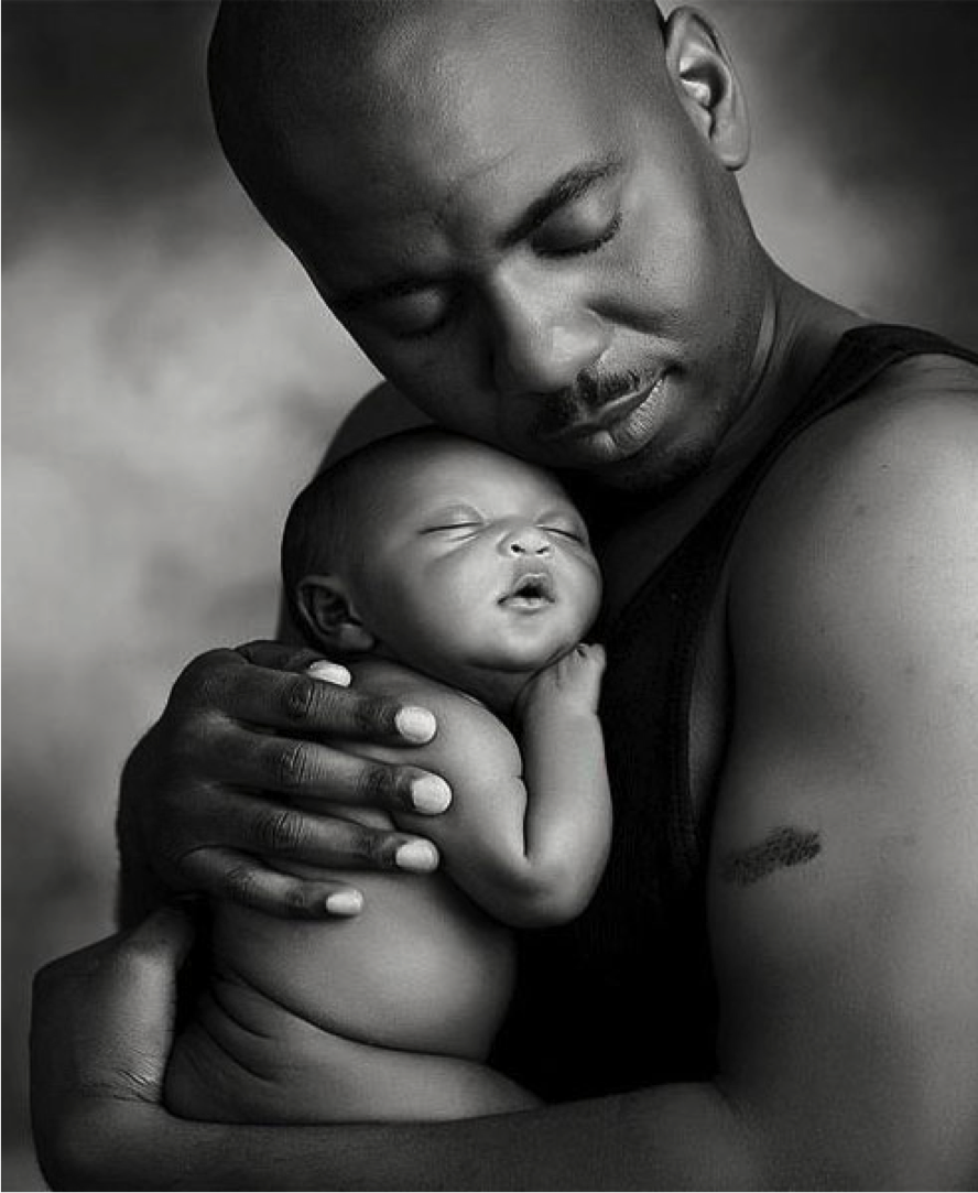 Темнокожий отец. Младенец негр. Черный малыш. Младенец афроамериканец. Белый и черный ребенок.
